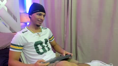 Snapshot of jordan_love7 chatting on 09.25.25 jordan online show from 09.25.25