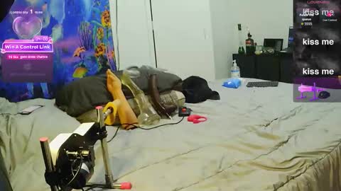 Snapshot of jordanxxx666 chatting on 12.21.25 sissyjolicia online show from 12.21.25