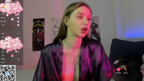 Snapshot of jorroger chatting on 12.19.24 Mila online show from 12.19.24