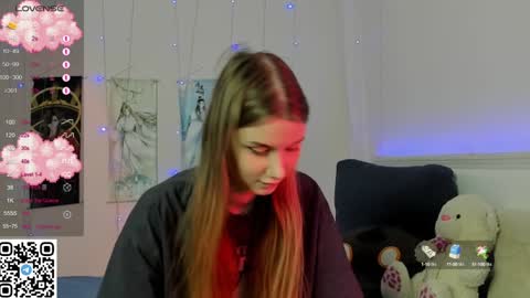 Snapshot of jorroger chatting on 02.05.25 Mila online show from 02.05.25