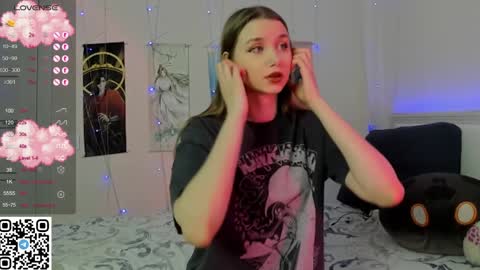 Snapshot of jorroger chatting on 02.07.25 Mila online show from 02.07.25