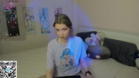 Snapshot of jorroger chatting on 11.21.25 Mila online show from 11.21.25