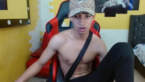 Snapshot of jose_sexycumm chatting on 09.11.25 jose_sexycumm online show from 09.11.25