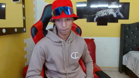 Snapshot of jose_sexycumm chatting on 09.19.25 jose_sexycumm online show from 09.19.25