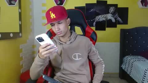 Snapshot of jose_sexycumm chatting on 10.23.25 jose_sexycumm online show from 10.23.25