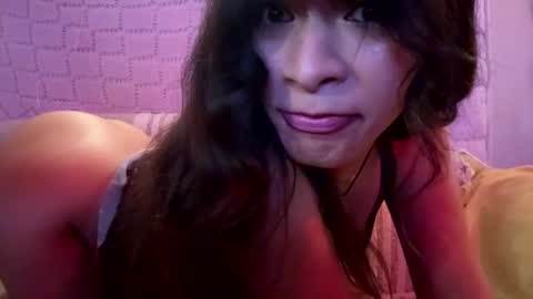 Josefa Lasumi  online show from 11.12.25