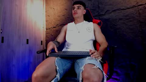 Snapshot of joseph__boy chatting on 11.08.25 JOSEPH online show from 11.08.25