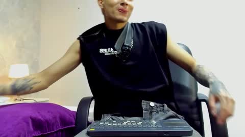 Snapshot of joshbeech chatting on 02.04.26 JoshBeech online show from 02.04.26