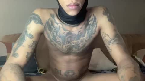 Snapshot of joshperrygoon chatting on 01.01.25 joshperrygoon online show from 01.01.25