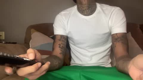 Snapshot of joshperrygoon chatting on 01.05.25 joshperrygoon online show from 01.05.25