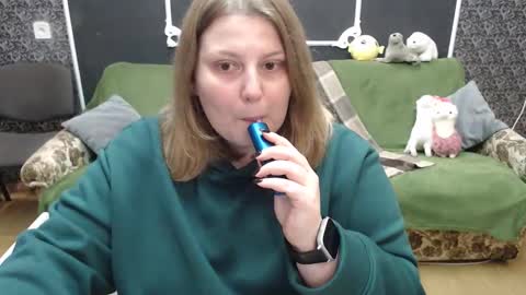 josiesun771 online show from 10.26.25