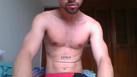 Snapshot of jovenvergonguapo09 chatting on 03.05.25 Van Helsing online show from 03.05.25
