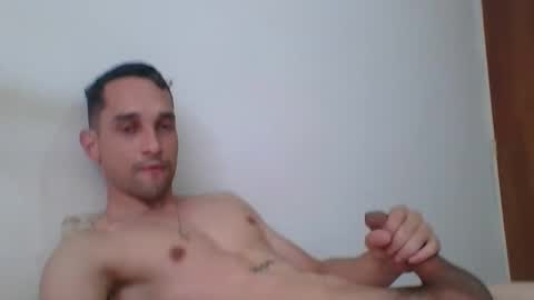 Snapshot of jovenvergonguapo09 chatting on 09.12.25 Van Helsing online show from 09.12.25