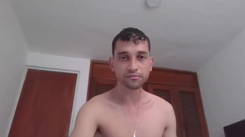 Snapshot of jovenvergonguapo09 chatting on 01.18.26 Van Helsing online show from 01.18.26