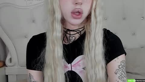 Snapshot of joybarker chatting on 09.09.25 Joy Barker online show from 09.09.25