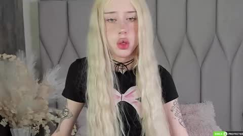 Snapshot of joybarker chatting on 09.14.25 Joy Barker online show from 09.14.25