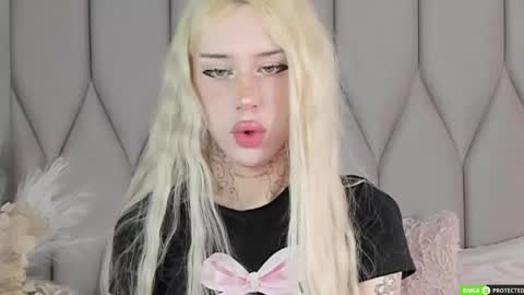 Snapshot of joybarker chatting on 09.19.25 Joy Barker online show from 09.19.25