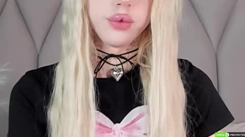 Snapshot of joybarker chatting on 09.20.25 Joy Barker online show from 09.20.25