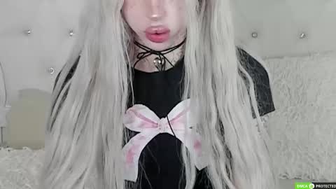 Snapshot of joybarker chatting on 09.22.25 Joy Barker online show from 09.22.25