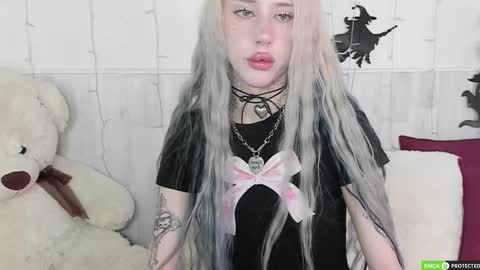 Snapshot of joybarker chatting on 10.20.25 Joy Barker online show from 10.20.25