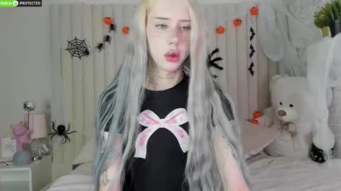 Snapshot of joybarker chatting on 10.26.25 Joy Barker online show from 10.26.25