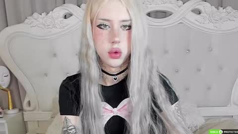 Snapshot of joybarker chatting on 11.02.25 Joy Barker online show from 11.02.25