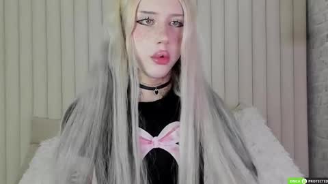 Snapshot of joybarker chatting on 11.04.25 Joy Barker online show from 11.04.25