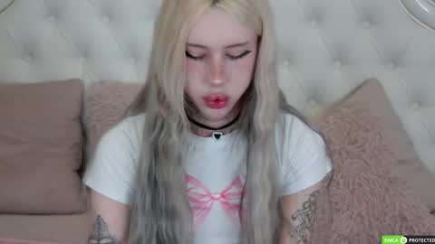 Snapshot of joybarker chatting on 11.06.25 Joy Barker online show from 11.06.25