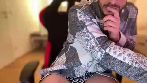 Snapshot of joyfulleyes chatting on 11.13.25 joyfulleyes online show from 11.13.25