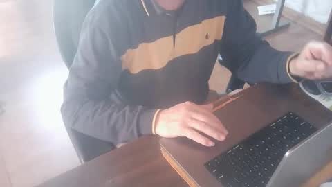 Snapshot of jraiven chatting on 09.14.25 Soy Rai online show from 09.14.25