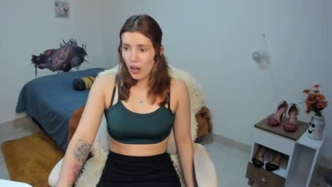 Snapshot of jrcami chatting on 02.10.25 Camila Buitrago online show from 02.10.25