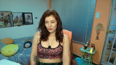 Snapshot of jrcami chatting on 10.15.25 Camila Buitrago online show from 10.15.25