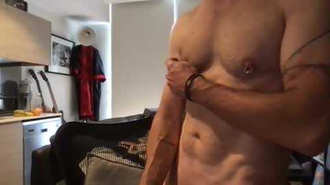 Snapshot of jrocket2 chatting on 11.15.25 jrocket2 online show from 11.15.25