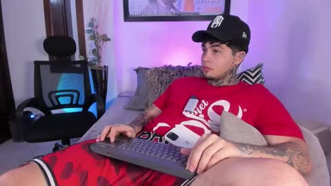 Snapshot of juan_alvarez18 chatting on 10.04.25 juan_alvarez18 online show from 10.04.25