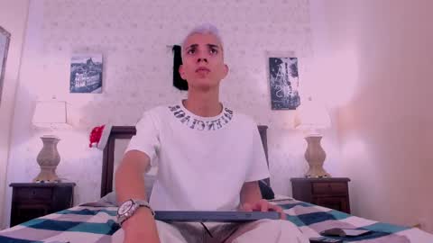 Snapshot of juan_lovers chatting on 12.02.24 J U A N L O V E R S online show from 12.02.24