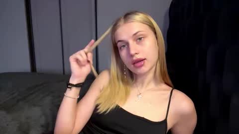 Lola online show from 03.25.26