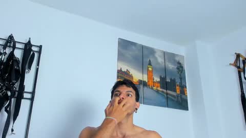 Snapshot of juanbladde chatting on 10.12.25 Juan Esteban online show from 10.12.25