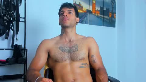 Snapshot of juanbladde chatting on 10.15.25 Juan Esteban online show from 10.15.25