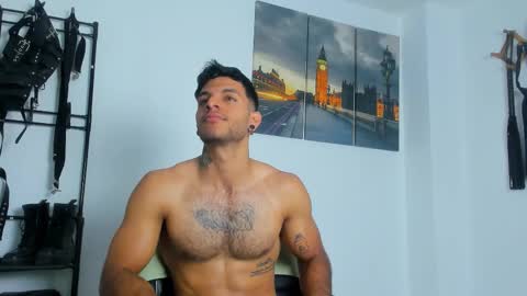 Snapshot of juanbladde chatting on 10.19.25 Juan Esteban online show from 10.19.25