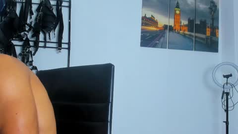 Snapshot of juanbladde chatting on 10.23.25 Juan Esteban online show from 10.23.25