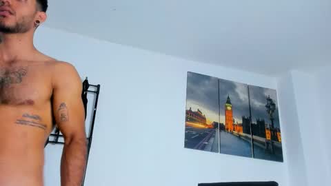 Snapshot of juanbladde chatting on 10.26.25 Juan Esteban online show from 10.26.25