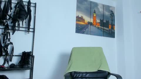 Snapshot of juanbladde chatting on 10.30.25 Juan Esteban online show from 10.30.25