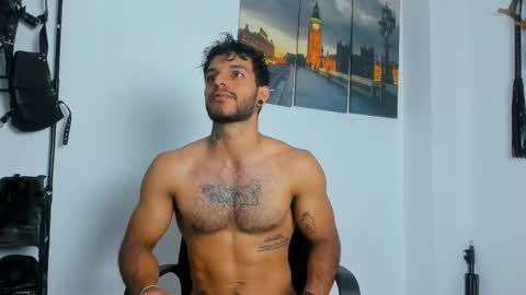 Snapshot of juanbladde chatting on 11.16.25 Juan Esteban online show from 11.16.25