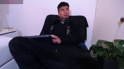 juancamilo66_ online show from 12.31.24