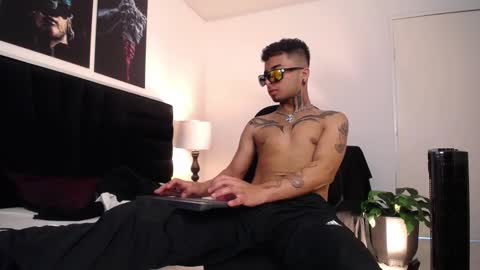 juancamilo66_ online show from 01.05.25