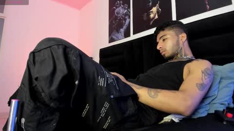 Snapshot of juancamilo66_ chatting on 11.04.25 juancamilo66_ online show from 11.04.25