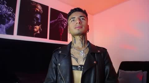 Snapshot of juancamilo_66 chatting on 01.04.25 Juan online show from 01.04.25