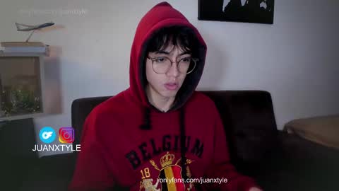 Snapshot of juancamroom chatting on 09.10.25 . online show from 09.10.25