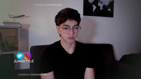 Snapshot of juancamroom chatting on 09.11.25 . online show from 09.11.25