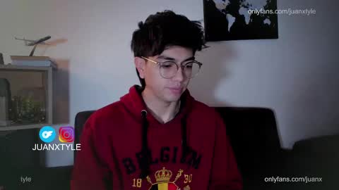 Snapshot of juancamroom chatting on 09.15.25 . online show from 09.15.25